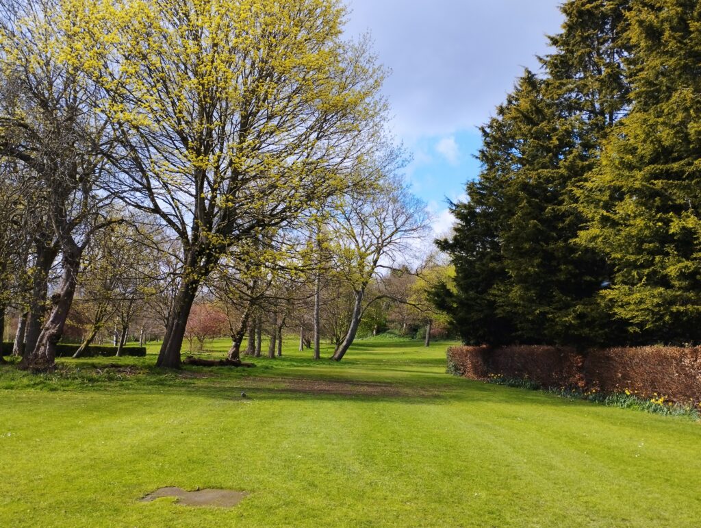 Pitch and putt course at Thornes Park