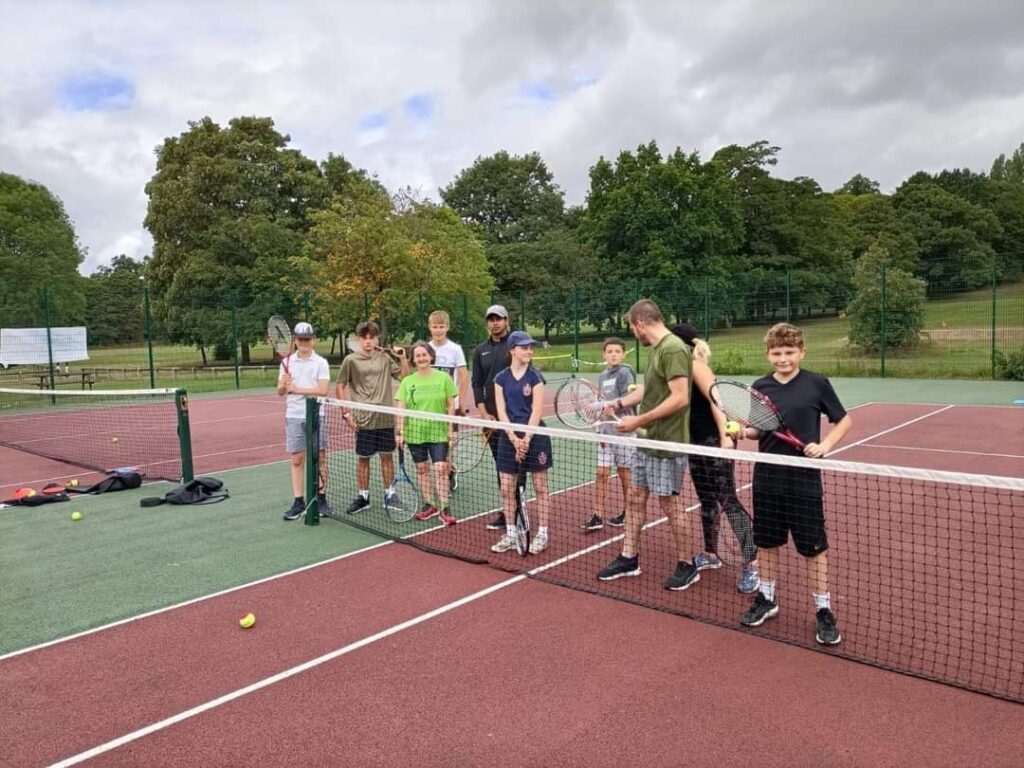 tennis in thornes park