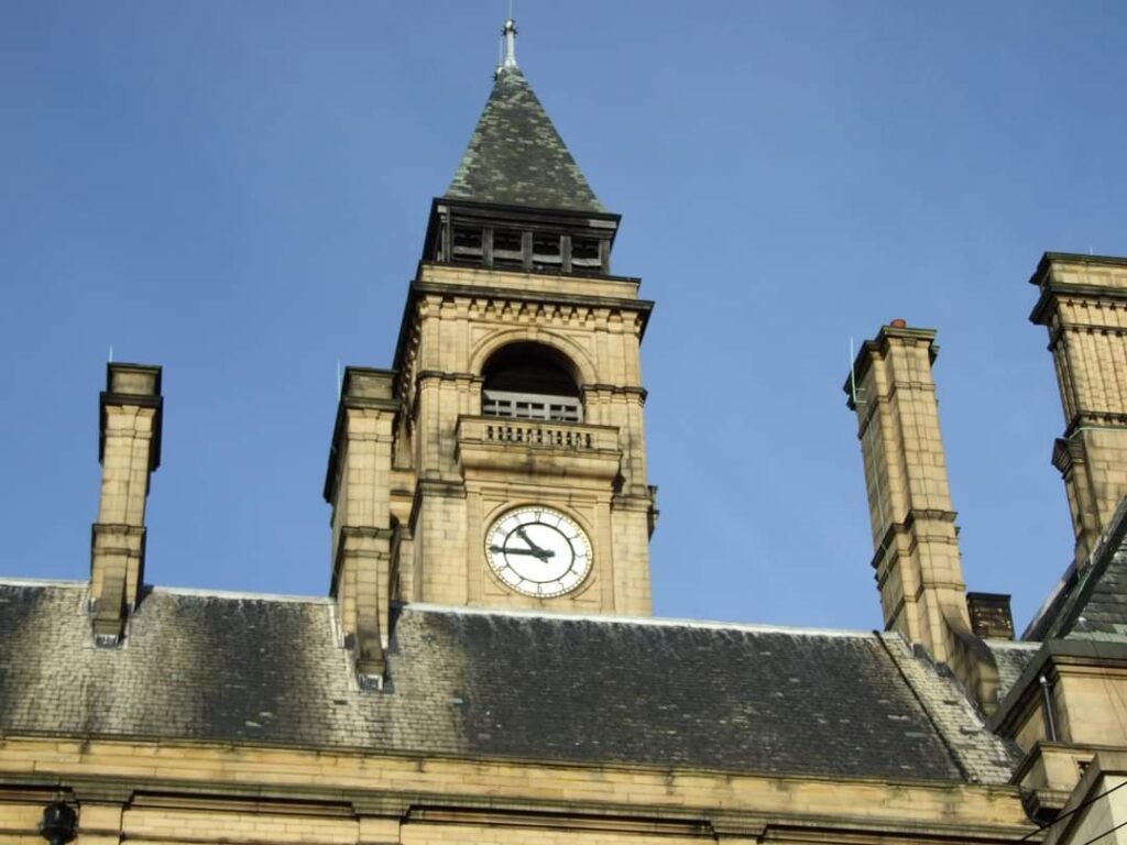 Wakefield town hall clock 